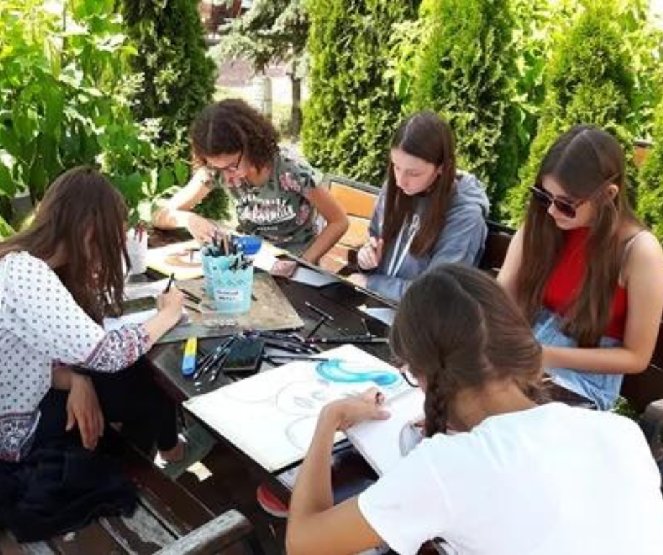 Obóz artystyczny dla młodzieży w Kórniku